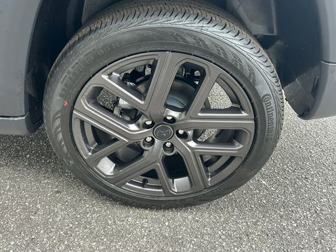 New 2026 Jeep Compass Latitude image 29