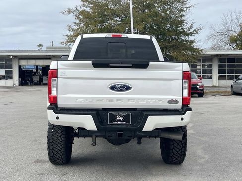 Used 2019 Ford F250 Lariat w/ Lariat Ultimate Package image 4