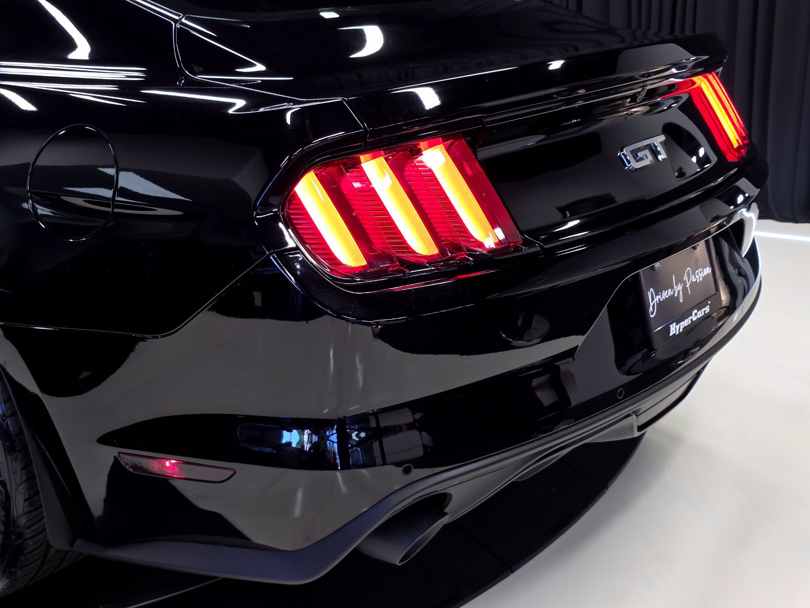 Used 2017 Ford Mustang GT Premium w/ GT Performance Package RWD image 48