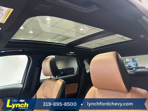 Certified 2024 Ford Edge Titanium w/ Titanium Elite Package AWD/4WD image 5