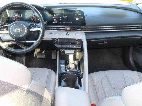 Used 2024 Hyundai Elantra Limited FWD image 10