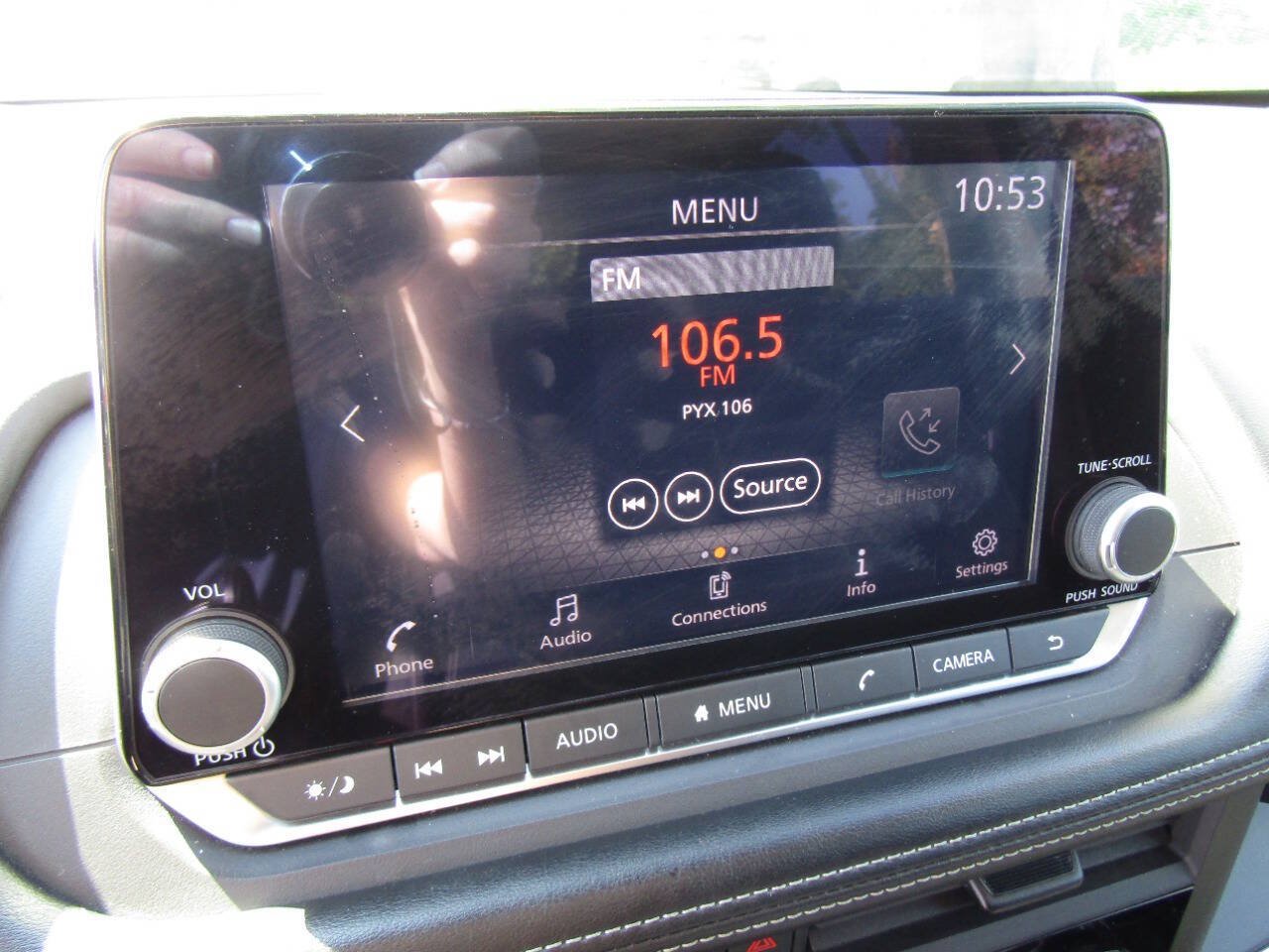 Used 2024 Nissan Rogue S AWD/4WD image 15