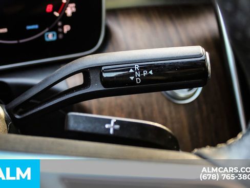 Used 2025 Mercedes-Benz C 300 Sedan image 31