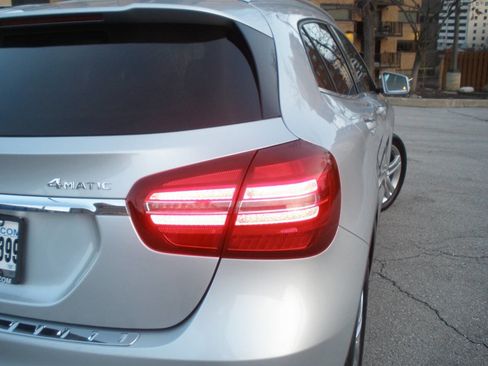 Used 2019 Mercedes-Benz GLA 250 4MATIC image 17