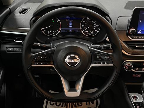 Certified 2025 Nissan Altima 2.5 SV FWD image 13