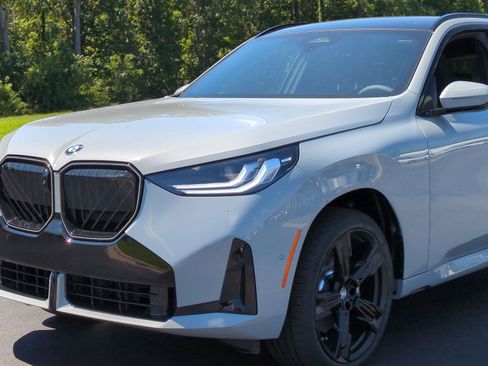 Certified 2026 BMW X3 xDrive30 w/ Premium Package image 6