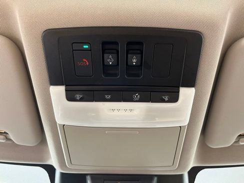 Used 2023 Nissan Rogue Platinum w/ Platinum Premium Package FWD image 33