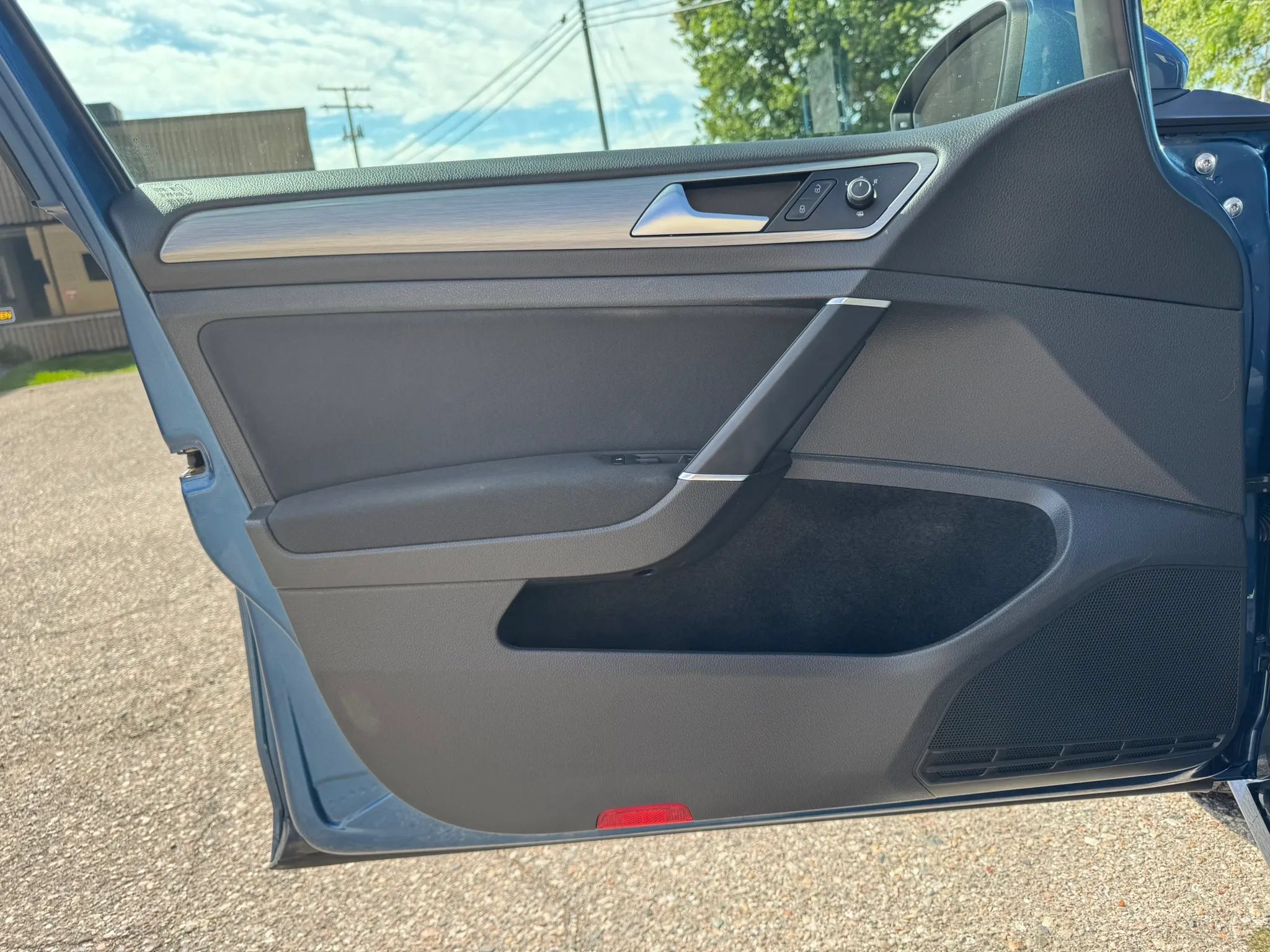 Used 2017 Volkswagen Golf SEL FWD image 23