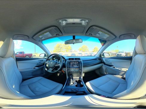 Used 2017 Toyota Camry XLE image 32