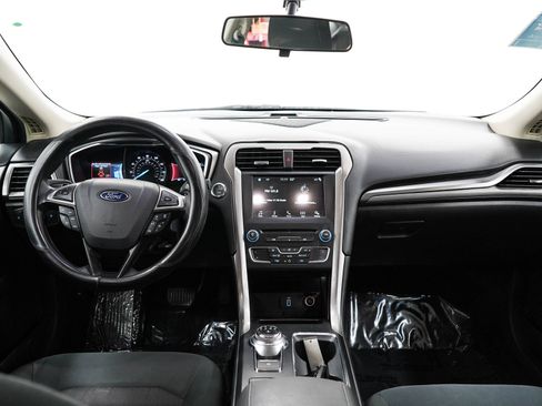 Used 2017 Ford Fusion SE w/ Fusion SE Technology Package FWD image 14