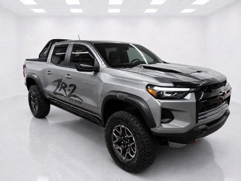 Used 2023 Chevrolet Colorado ZR2 AWD/4WD image 8