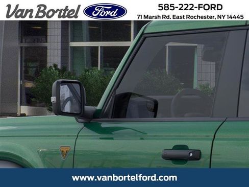 Used 2025 Ford Bronco Badlands image 74