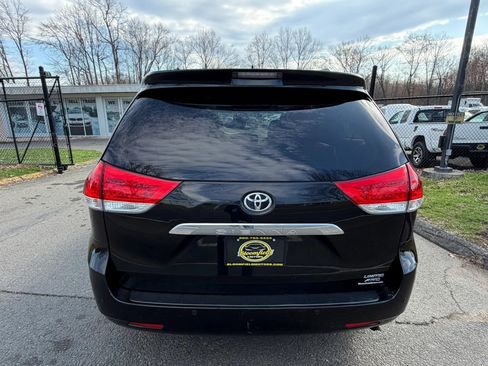 Used 2013 Toyota Sienna Limited w/ Premium Pkg image 6