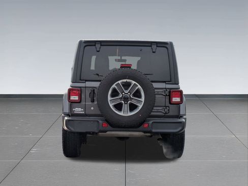 Used 2019 Jeep Wrangler Unlimited Sahara image 5
