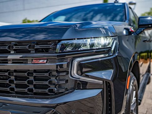 Used 2024 Chevrolet Suburban Z71 w/ Luxury Package AWD/4WD image 14