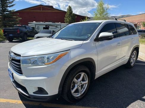 Used 2016 Toyota Highlander LE AWD/4WD image 4