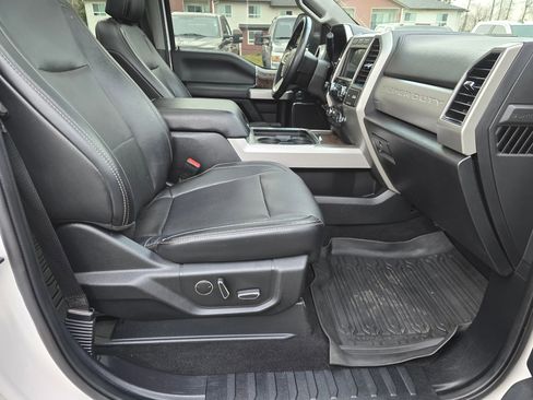 Used 2019 Ford F350 Lariat image 34