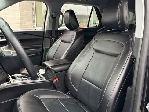 Used 2023 Ford Explorer Limited w/ Equipment Group 301A image 15
