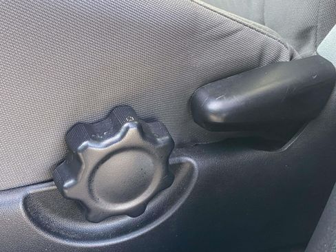 Used 2022 Toyota Tacoma SR AWD/4WD image 16