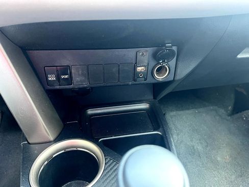 Used 2015 Toyota RAV4 XLE image 25