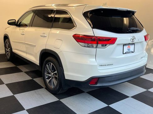 Used 2019 Toyota Highlander XLE image 6