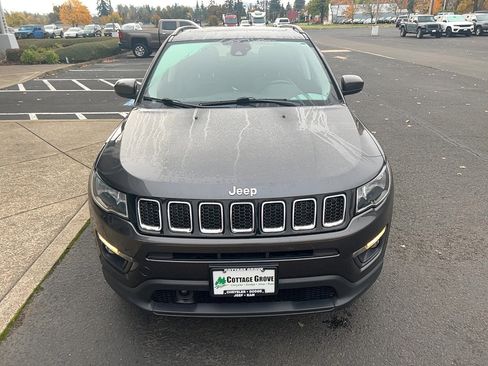 Used 2020 Jeep Compass Latitude image 6