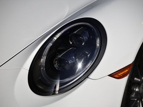 Certified 2019 Porsche 911 Carrera 4S image 11