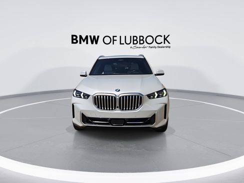 Used 2025 BMW X5 xDrive40i w/ Climate Comfort Package AWD/4WD image 3