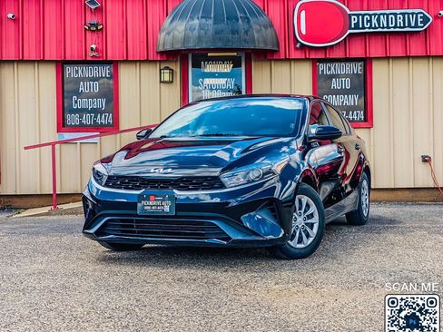 Used 2023 Kia Forte LX FWD image 2