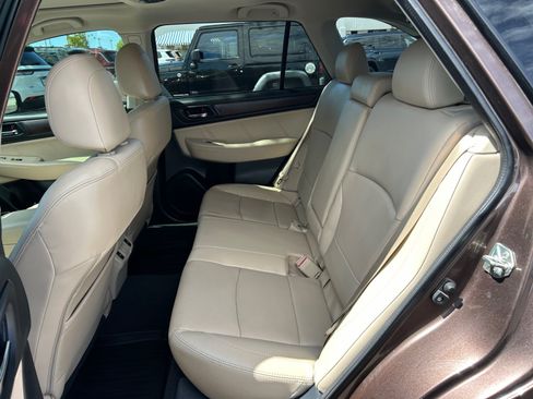 Used 2019 Subaru Outback 3.6R Limited AWD/4WD image 17