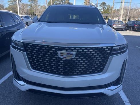 Used 2021 Cadillac Escalade Premium Luxury image 2