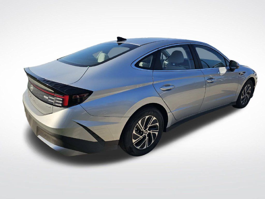 Certified 2026 Hyundai Sonata Blue FWD image 15