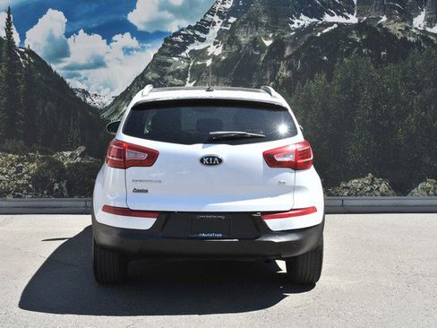 Used 2011 Kia Sportage EX w/ Premium Pkg w/Leather Seats FWD image 10