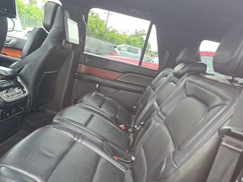 Used 2019 Lincoln Navigator L Reserve AWD/4WD image 9