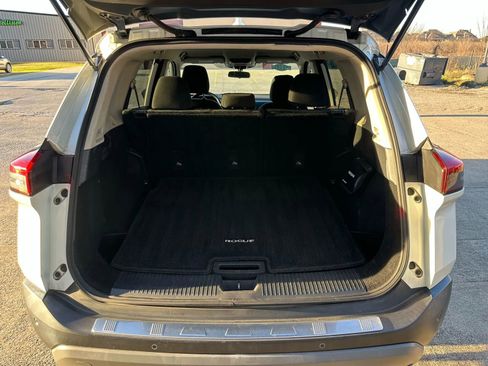 Used 2021 Nissan Rogue SV image 15