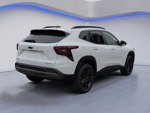 New 2026 Chevrolet Trax ACTIV FWD image 3