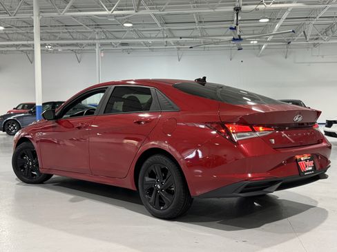 Used 2023 Hyundai Elantra SEL image 17