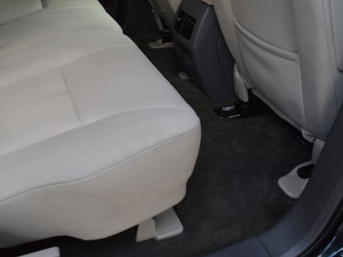 Used 2013 Ford Edge SE image 25