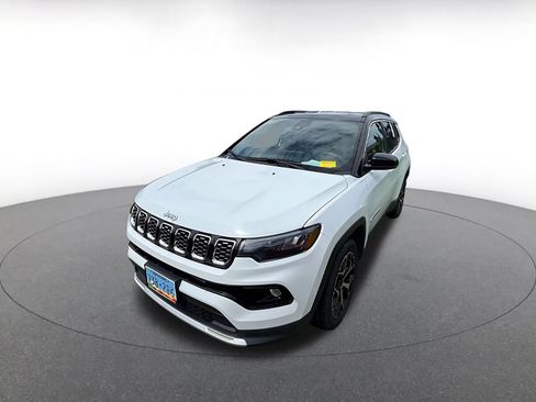 Used 2025 Jeep Compass Limited AWD/4WD image 3