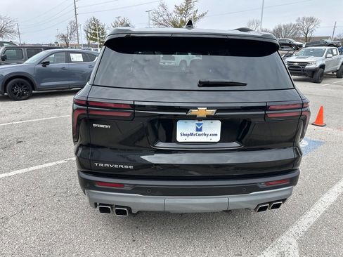 Used 2025 Chevrolet Traverse LT image 23