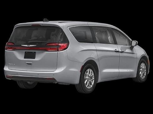 Used 2024 Chrysler Pacifica Touring-L FWD image 22