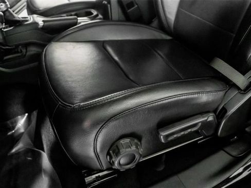 Used 2021 Jeep Wrangler Unlimited Sahara AWD/4WD image 28