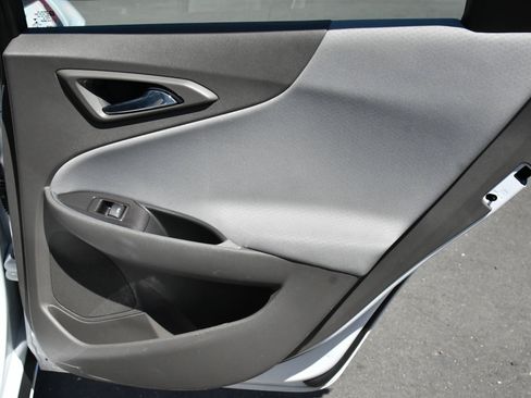 Used 2021 Chevrolet Malibu LT FWD image 35