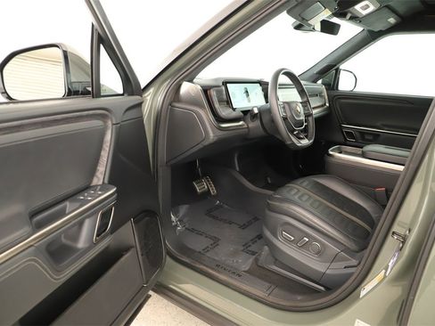 Used 2022 Rivian R1S Launch Edition image 14