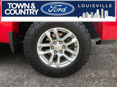 Used 2023 Chevrolet Silverado 1500 W/T w/ Z71 Off-Road Package AWD/4WD image 8