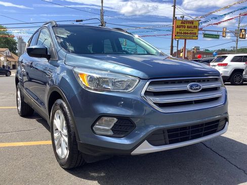 Used 2018 Ford Escape SE AWD/4WD image 1