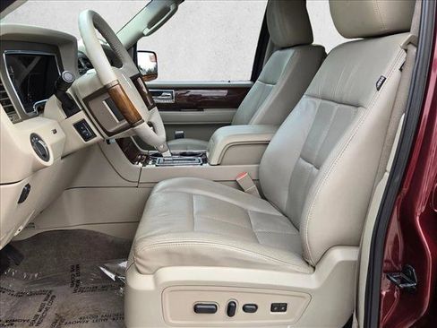 Used 2012 Lincoln Navigator 2WD image 18