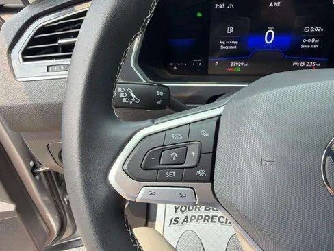 Certified 2023 Volkswagen Tiguan SE AWD/4WD image 12