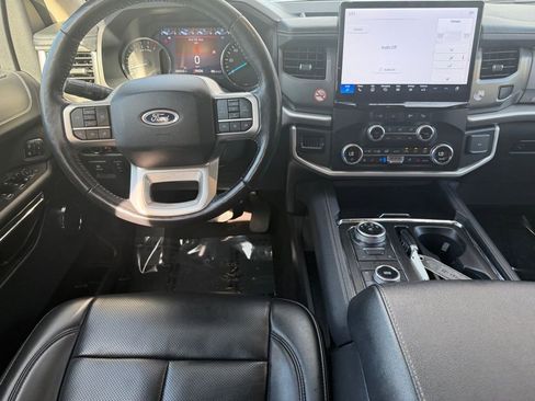 Used 2024 Ford Expedition Max XLT image 16
