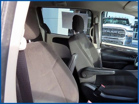 Certified 2017 Dodge Grand Caravan SE w/ Power Window Group image 9